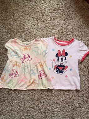 5t girls Baby Gap bundle of 2 Minnie Mouse short sleeve shirts.